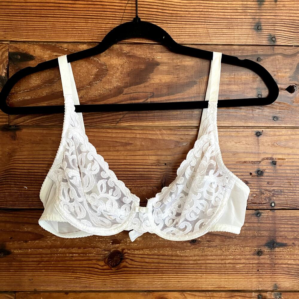 Wacoal White Lace Bra - No Underwire 36B
